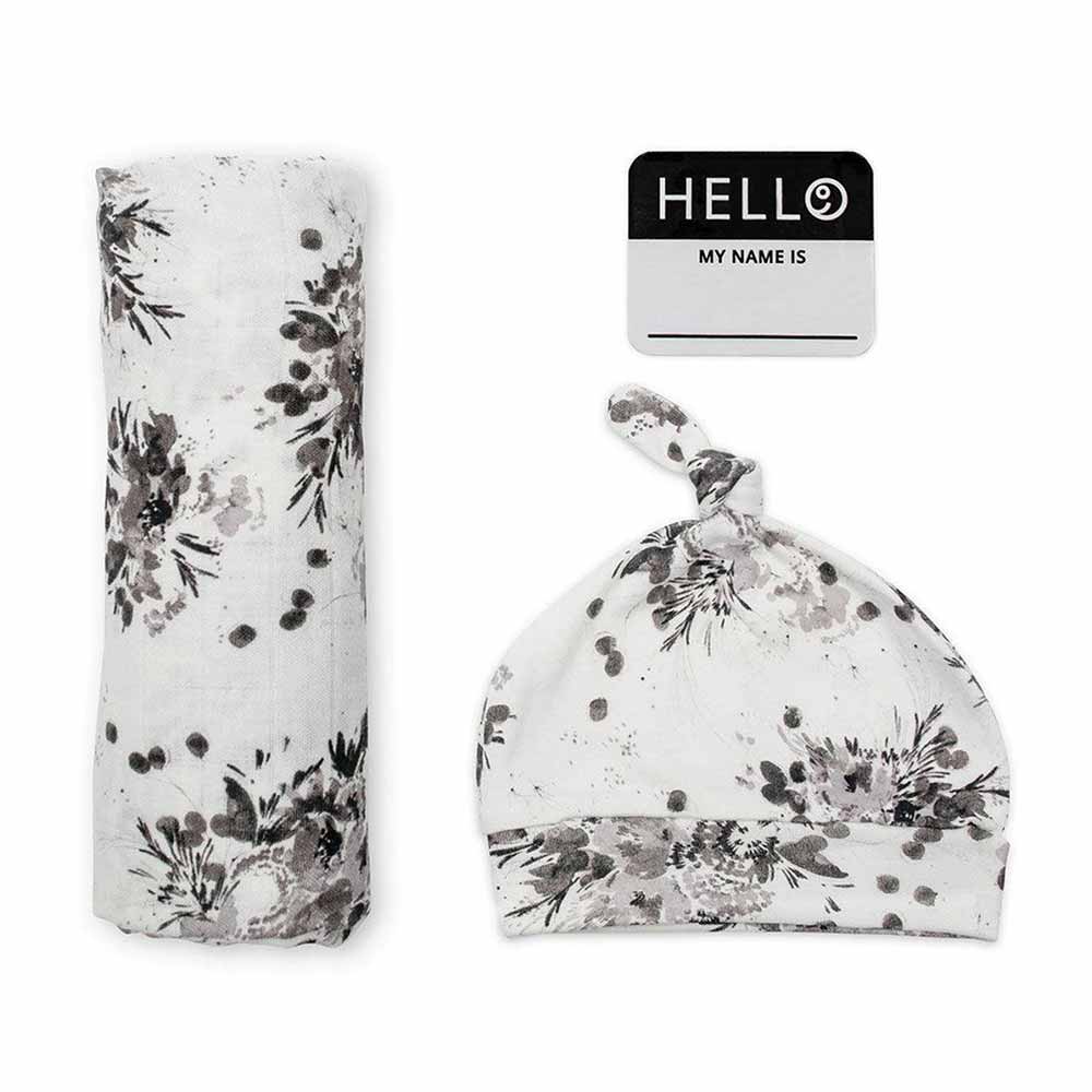Lulujo Hello World Blanket & Knotted Hat Newborn Set - Black Floral