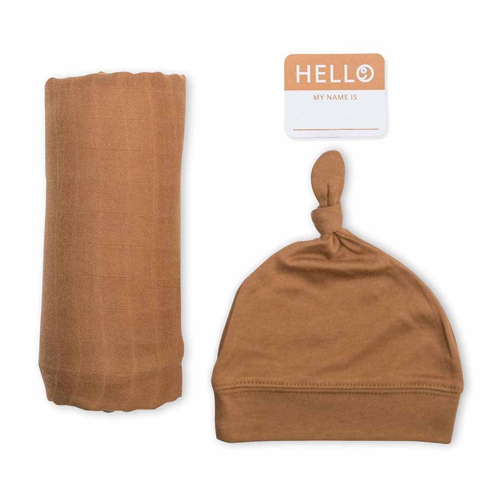 Lulujo Hello World Blanket & Knotted Hat Newborn Set - Tan