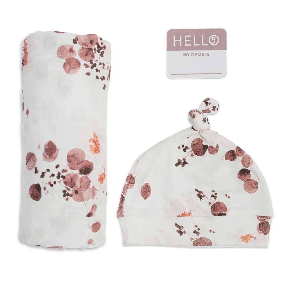Lulujo Hello World Blanket & Knotted Hat Newborn Set - Eucalyptus